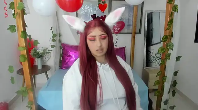 Snapshot of lussyevans24 chatting on 02/15/25, 04:25 lussyevans24 online show from 02/15/25, 04:25