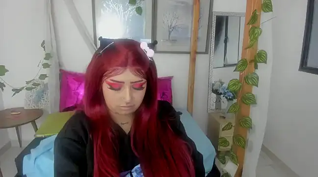 Snapshot of lussyevans24 chatting on 02/26/25, 06:58 lussyevans24 online show from 02/26/25, 06:58