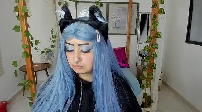 Snapshot of lussyevans24 chatting on 02/27/25, 03:36 lussyevans24 online show from 02/27/25, 03:36