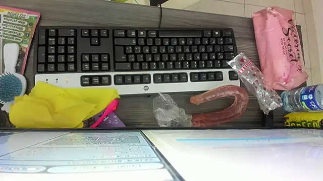 Snapshot of lussyevans24 chatting on 03/07/25, 07:52 lussyevans24 online show from 03/07/25, 07:52