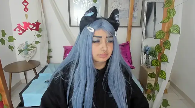 Snapshot of lussyevans24 chatting on 03/10/25, 10:37 lussyevans24 online show from 03/10/25, 10:37