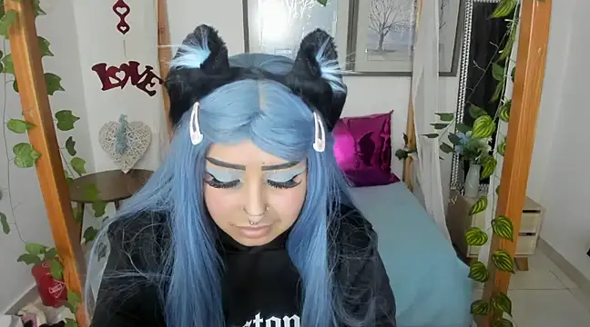 Snapshot of lussyevans24 chatting on 03/12/25, 03:24 lussyevans24 online show from 03/12/25, 03:24