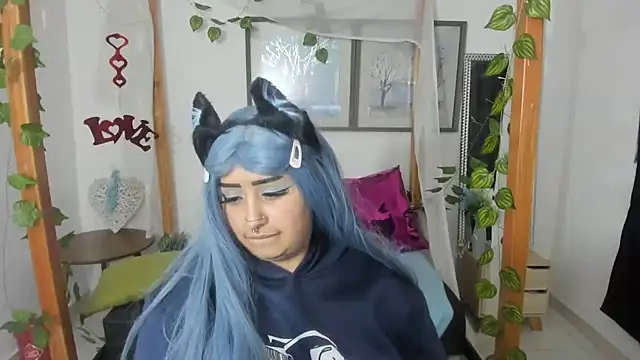 Snapshot of lussyevans24 chatting on 03/13/25, 10:26 lussyevans24 online show from 03/13/25, 10:26