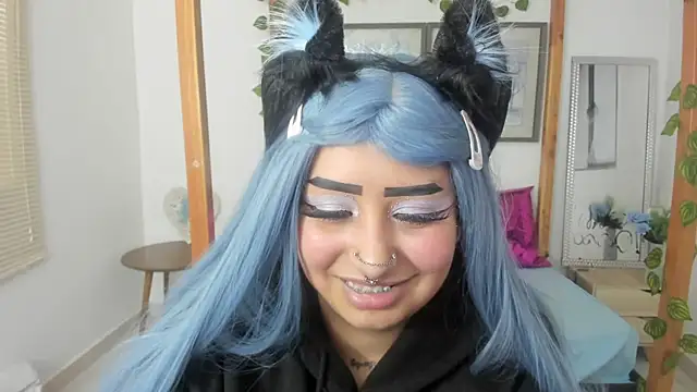 Snapshot of lussyevans24 chatting on 03/18/25, 03:53 lussyevans24 online show from 03/18/25, 03:53