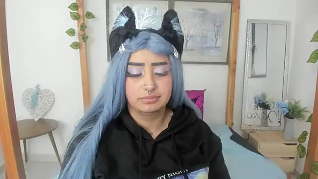 Snapshot of lussyevans24 chatting on 03/18/25, 10:03 lussyevans24 online show from 03/18/25, 10:03