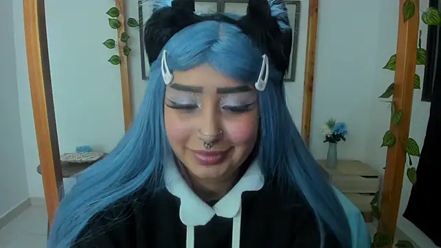 Snapshot of lussyevans24 chatting on 03/21/25, 03:44 lussyevans24 online show from 03/21/25, 03:44