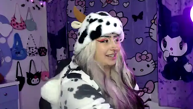 Snapshot of lussyevans24 chatting on 09/09/25, 05:51 lussyevans24 online show from 09/09/25, 05:51