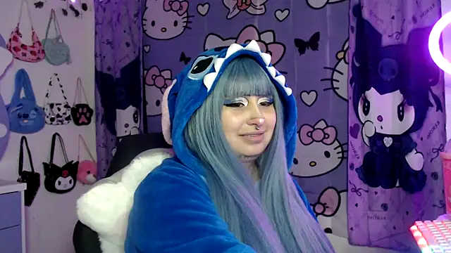 Snapshot of lussyevans24 chatting on 09/10/25, 06:13 lussyevans24 online show from 09/10/25, 06:13