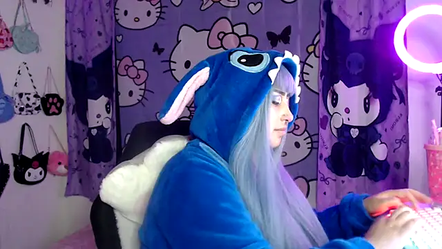 Snapshot of lussyevans24 chatting on 09/11/25, 06:02 lussyevans24 online show from 09/11/25, 06:02