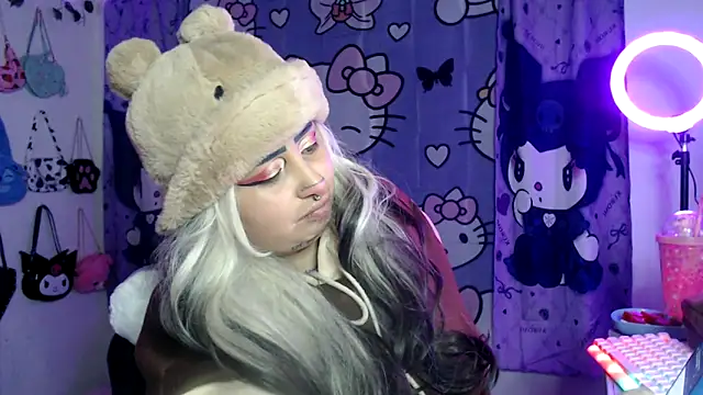 Snapshot of lussyevans24 chatting on 09/13/25, 05:51 lussyevans24 online show from 09/13/25, 05:51