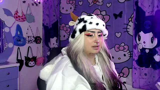 Snapshot of lussyevans24 chatting on 09/14/25, 06:23 lussyevans24 online show from 09/14/25, 06:23