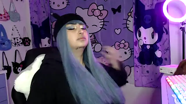 Snapshot of lussyevans24 chatting on 09/28/25, 04:51 lussyevans24 online show from 09/28/25, 04:51