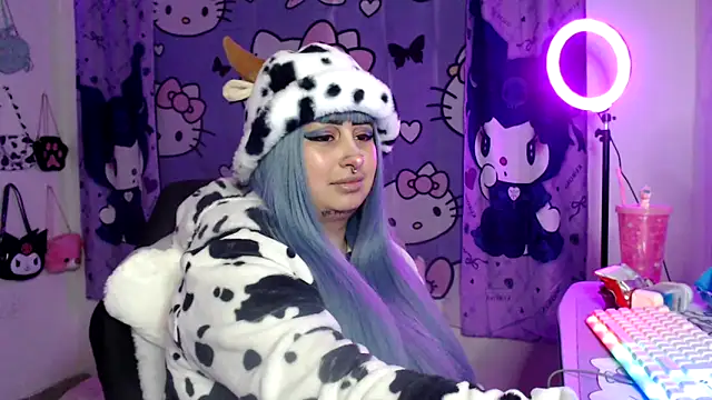 Snapshot of lussyevans24 chatting on 10/05/25, 05:17 lussyevans24 online show from 10/05/25, 05:17