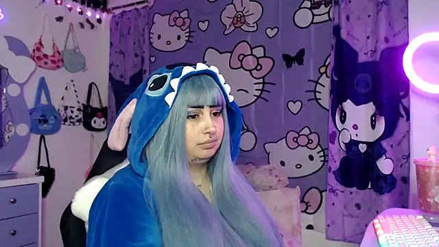 Snapshot of lussyevans24 chatting on 10/06/25, 05:05 lussyevans24 online show from 10/06/25, 05:05