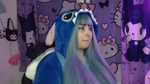 Snapshot of lussyevans24 chatting on 10/10/25, 06:12 lussyevans24 online show from 10/10/25, 06:12