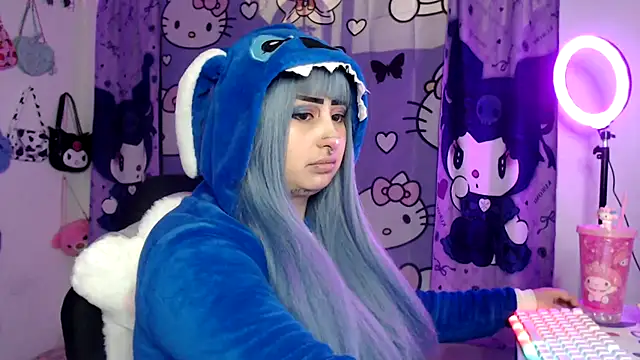 Snapshot of lussyevans24 chatting on 10/11/25, 05:17 lussyevans24 online show from 10/11/25, 05:17