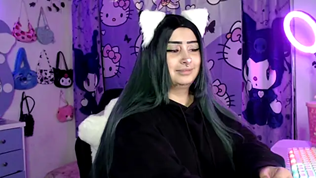 Snapshot of lussyevans24 chatting on 10/24/25, 05:26 lussyevans24 online show from 10/24/25, 05:26