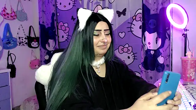 Snapshot of lussyevans24 chatting on 10/25/25, 04:53 lussyevans24 online show from 10/25/25, 04:53