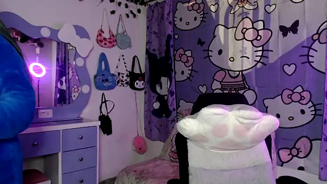 Snapshot of lussyevans24 chatting on 10/29/25, 06:26 lussyevans24 online show from 10/29/25, 06:26