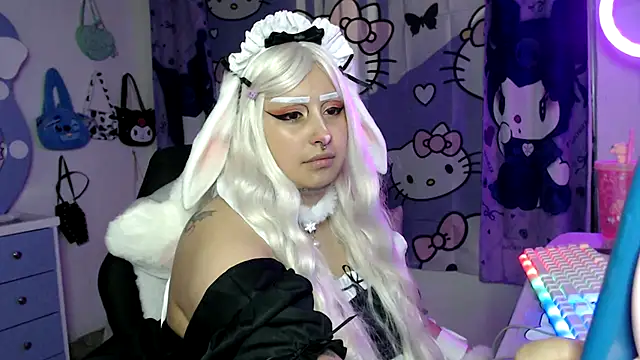 Snapshot of lussyevans24 chatting on 11/01/25, 03:52 lussyevans24 online show from 11/01/25, 03:52