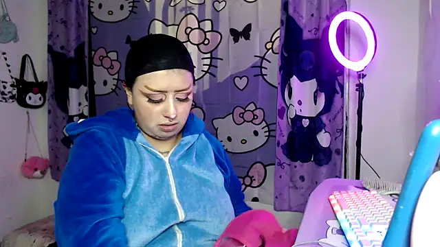 Snapshot of lussyevans24 chatting on 11/13/25, 05:06 lussyevans24 online show from 11/13/25, 05:06