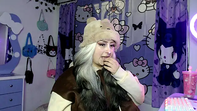 Snapshot of lussyevans24 chatting on 11/16/25, 04:40 lussyevans24 online show from 11/16/25, 04:40