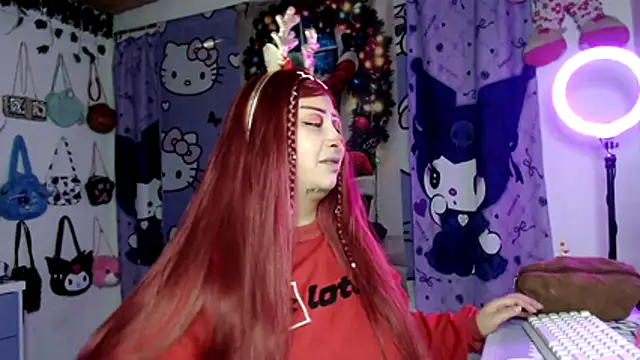 Snapshot of lussyevans24 chatting on 12/14/25, 07:03 lussyevans24 online show from 12/14/25, 07:03