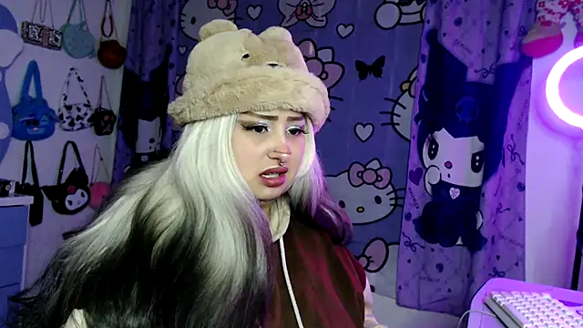 lussyevans24 online show from 02/04/26, 05:24