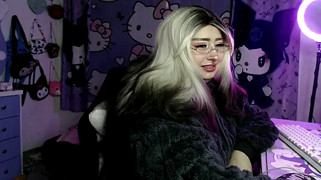 lussyevans24 online show from 03/25/26, 04:18