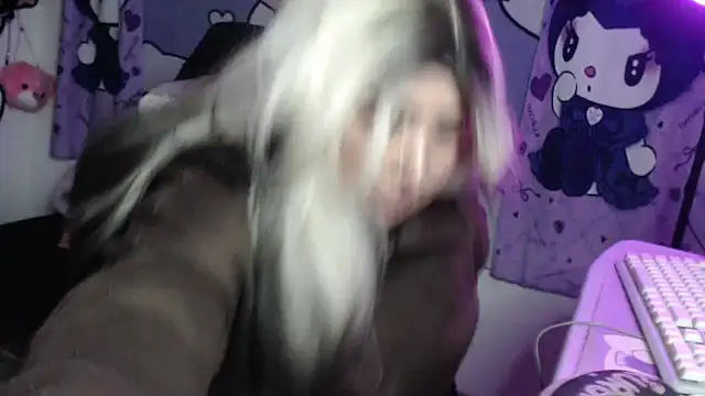 lussyevans24 online show from 05/28/26, 03:26