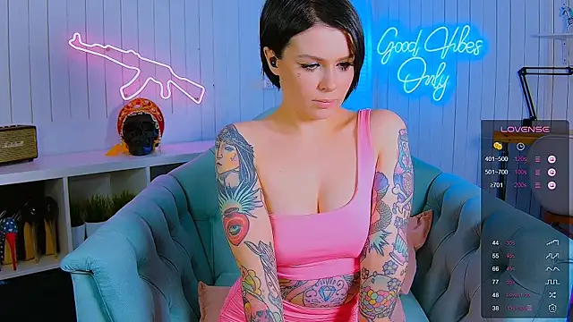 My toys pink online show from 03/16/25, 12:01