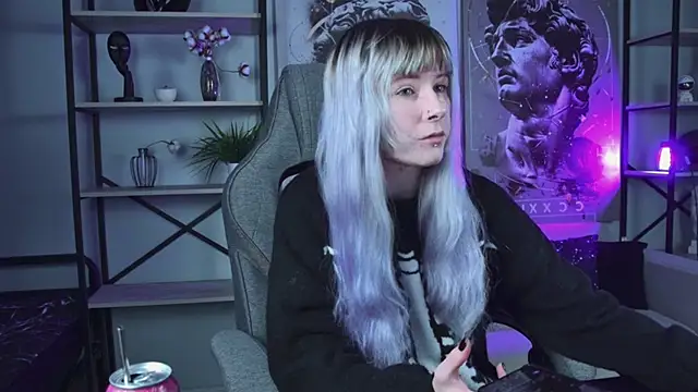 LexiWenford online show from 03/18/26, 02:58