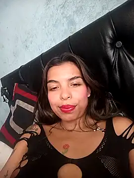 camila-esperanza online show from 12/17/25, 05:19