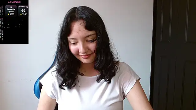 Snapshot of alexaa08 chatting on 06/26/26, 04:00 alexaa08 online show from 06/26/26, 04:00