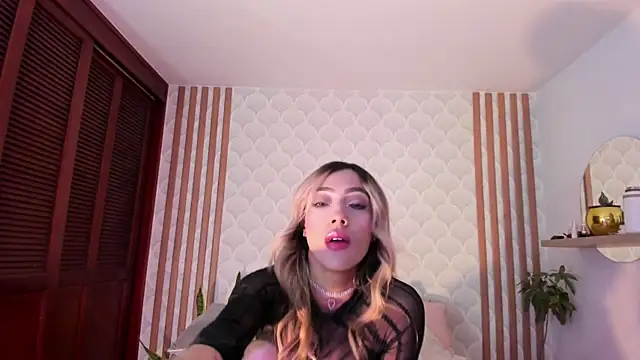 Snapshot of PamelaReall chatting on 06/27/26, 11:04 PamelaReall online show from 06/27/26, 11:04