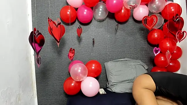 Snapshot of monse_02 chatting on 02/14/25, 01:29 monse 02 online show from 02/14/25, 01:29