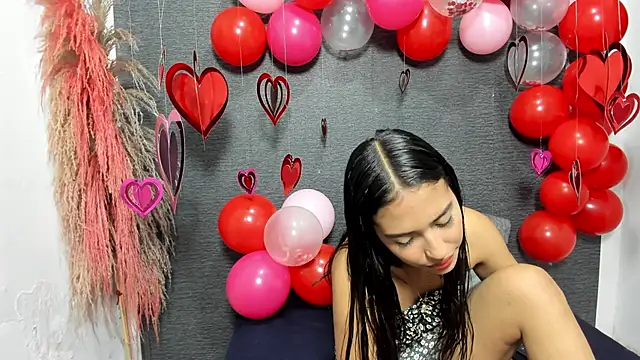 Snapshot of monse_02 chatting on 02/15/25, 02:00 monse 02 online show from 02/15/25, 02:00