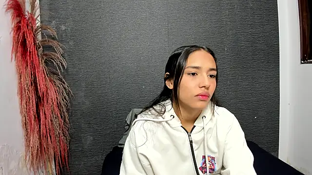 Snapshot of monse_02 chatting on 03/22/25, 12:35 monse 02 online show from 03/22/25, 12:35