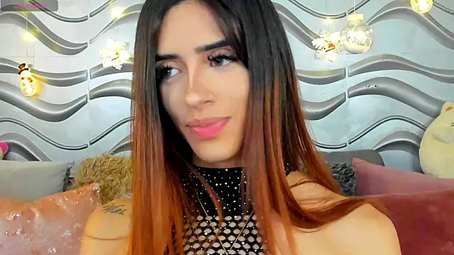 Snapshot of StormiRusso chatting on 12/03/24, 11:24 StormiRusso online show from 12/03/24, 11:24