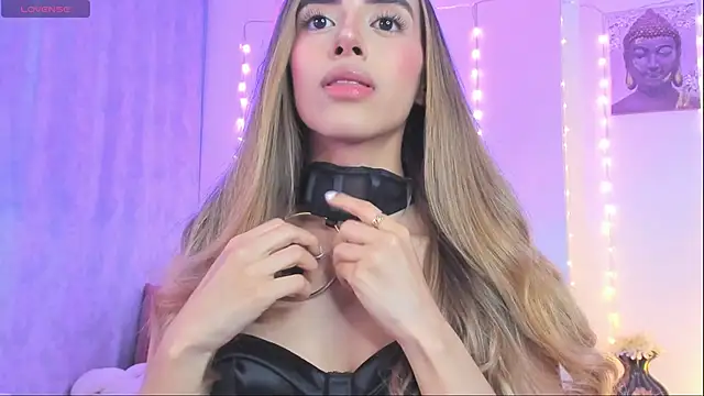 StormiRusso online show from 11/23/25, 02:22