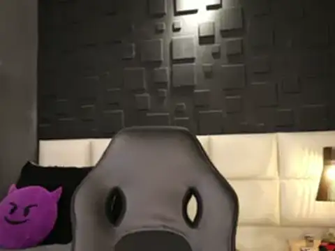 DannSaenz online show from 02/18/25, 02:27