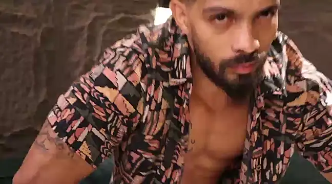 DannSaenz online show from 03/03/25, 02:04