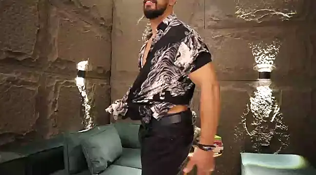 DannSaenz online show from 03/04/25, 02:10