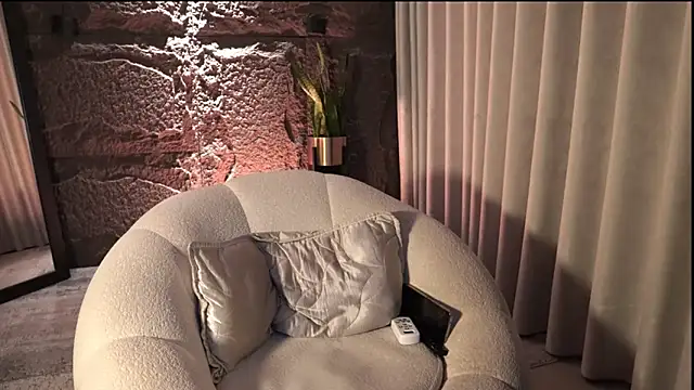 DannSaenz online show from 04/21/26, 01:39