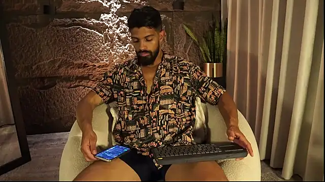 DannSaenz online show from 04/23/26, 06:43