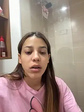 DanielaSaenz0 online show from 11/04/25, 03:38