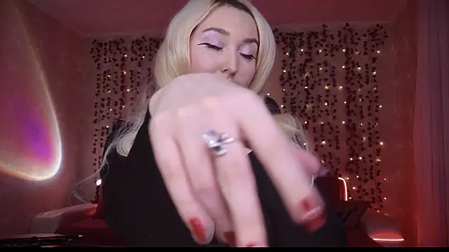 AllisonBlack  online show from 10/24/25, 06:26