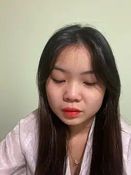 Snapshot of Maeve2k5 chatting on 01/02/25, 12:23 Maeve2k5 online show from 01/02/25, 12:23