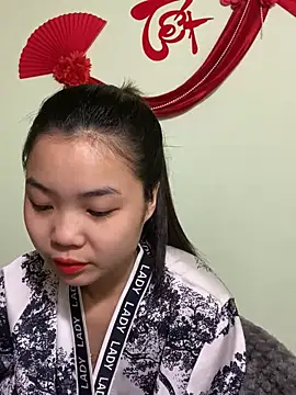 Snapshot of Maeve2k5 chatting on 01/11/25, 12:22 Maeve2k5 online show from 01/11/25, 12:22