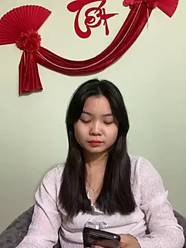 Snapshot of Maeve2k5 chatting on 01/12/25, 12:18 Maeve2k5 online show from 01/12/25, 12:18